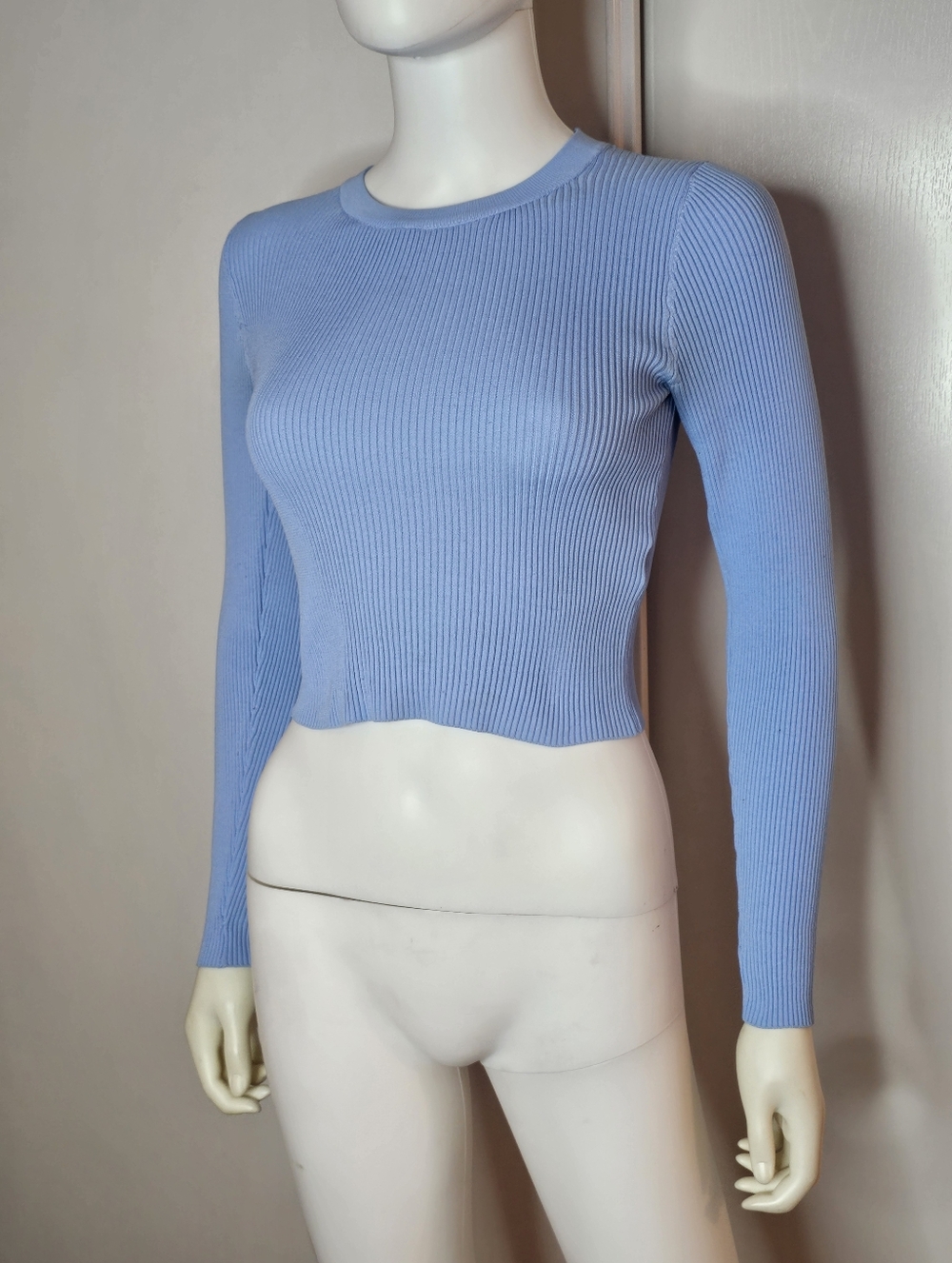 Sincerely Jules Light Blue Ribbed Long-Sleeve Crop Top Size S Baby Blue